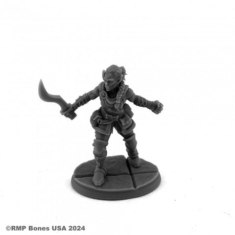 Bones USA: Emrul Gozgul, Half-Orc Female Rogue [Reaper 07123] (Alternate Sculpt)