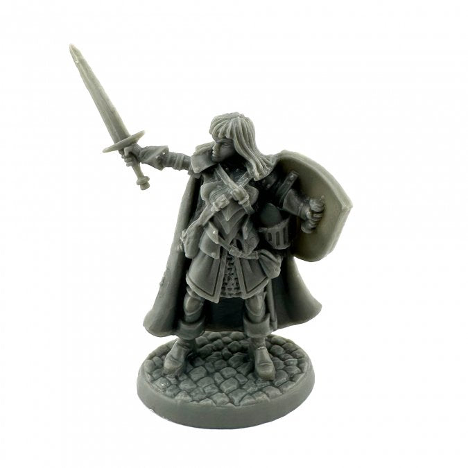 Caerindra Thistlemoor, Female Fighter – Pandemonium Books and Games