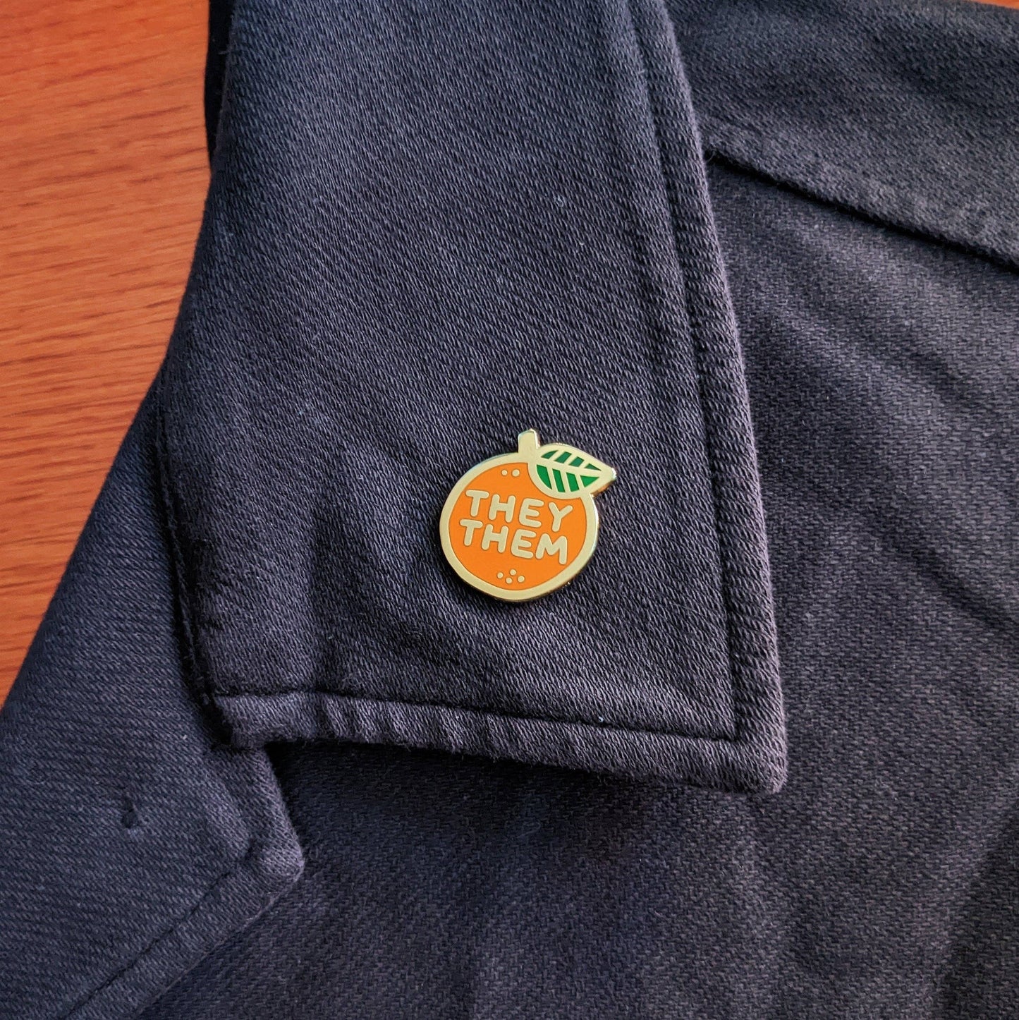 Misomomo Enamel Pin | Pronouns