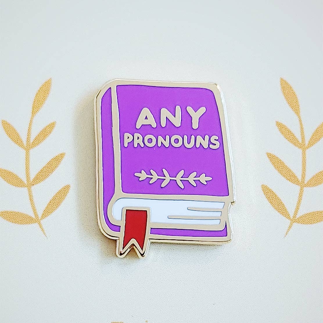 Misomomo Enamel Pin | Pronouns